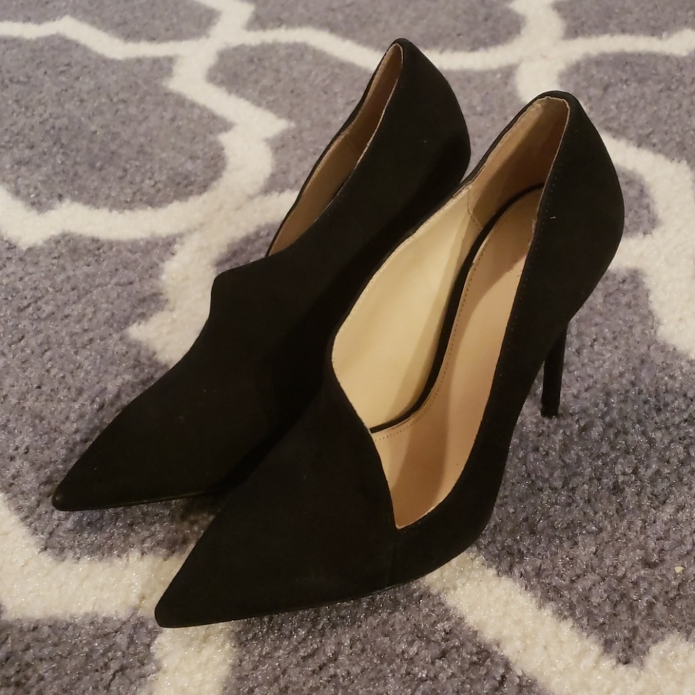 Shoes - Picture 2 of 5